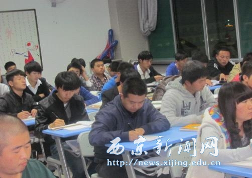 【工程技术系】提倡辅导员和学生同自习