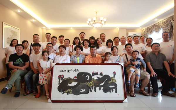 阔别十载母校情 而今回首再青春