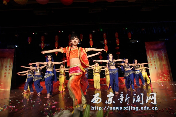 迎新年，庆元旦文艺晚会举行