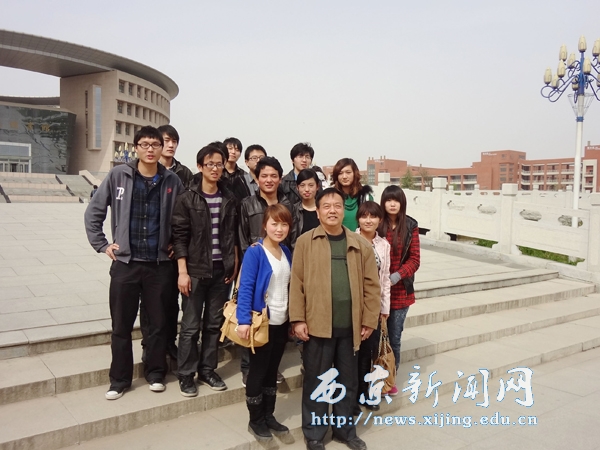 【机电工程系】带领学生参观陕科大实验室