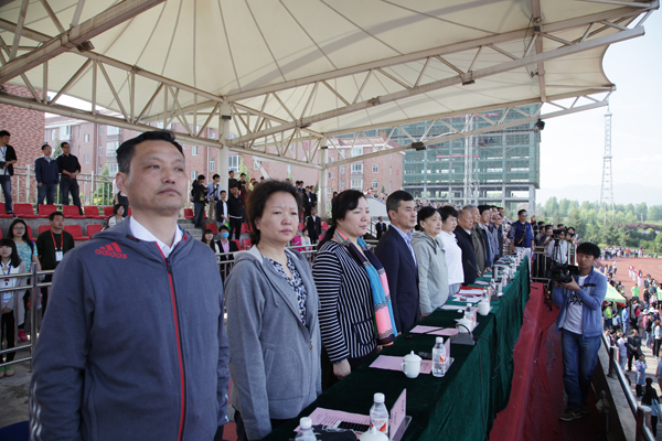 我校第12届春季运动会隆重开幕