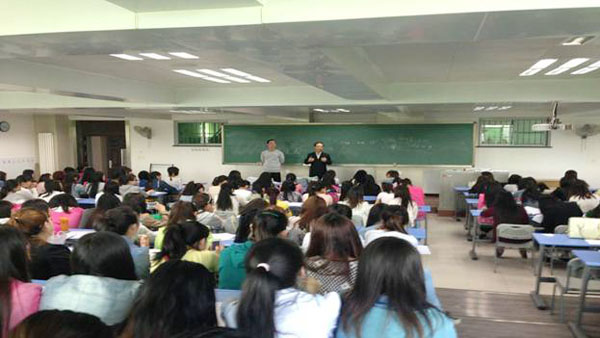 【高职一部】护士从业证考试动员大会举行