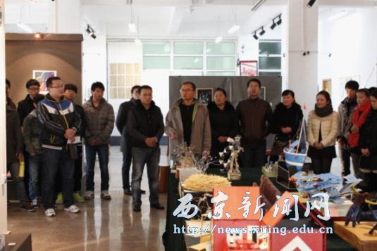 【艺术学院】2011级学生学年作品汇报展举行