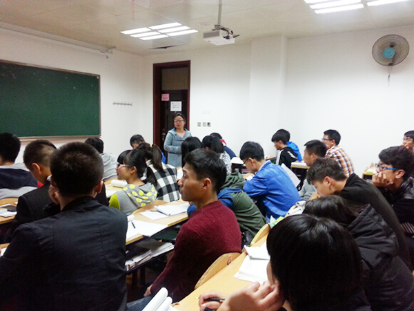 【土木工程学院】组织教师对学生进行学业指导