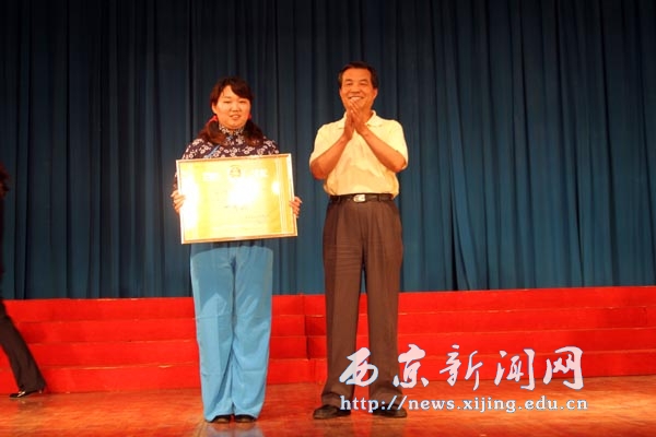 我校隆重举行“迎接建党89周年教职工大型歌咏比赛”