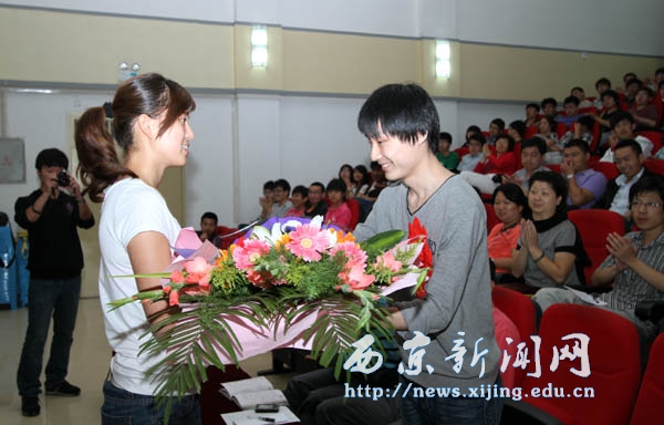 我校杨昊文同学捐献骨髓延续生命