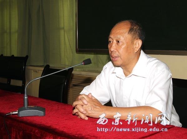我院举行首批学生赴新加坡带薪实习赴韩留学欢送会