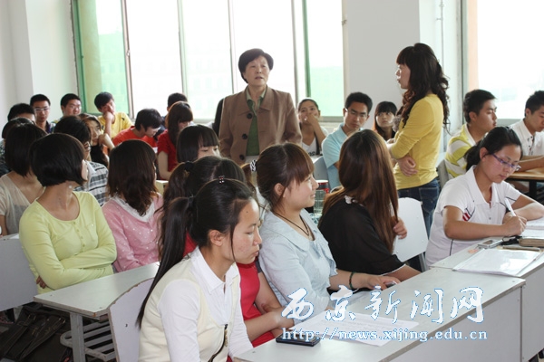 【人文科学系】召开期中教学检查座谈会