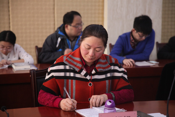 规范党员管理加强党组织建设报告会举行