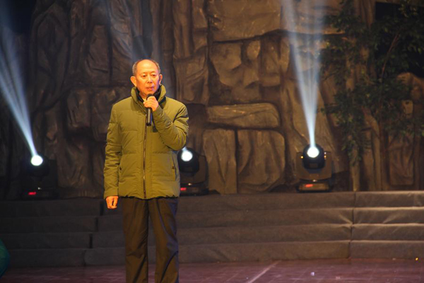 迎新年大型文艺晚会举行