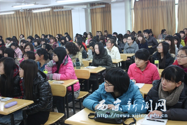 【人文科学系】提高英语学习效果讲座举行